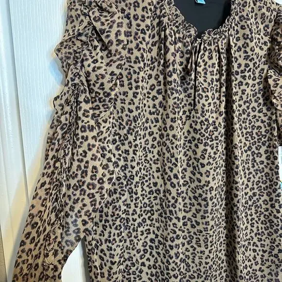 NWT Cece cheetah print blouse MSRP $89 - Picture 3 of 4